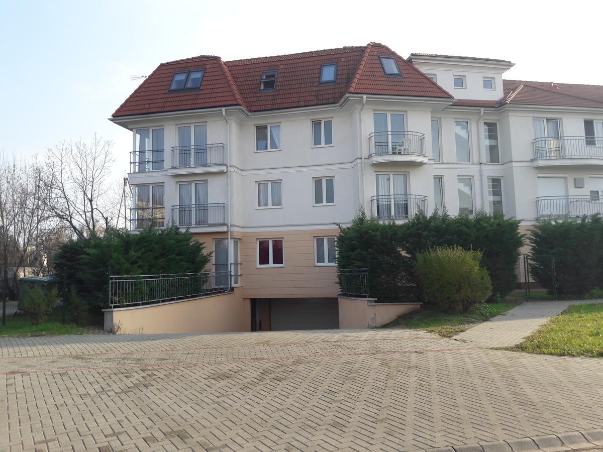 Romantic Apartman Hajduszoboszlo Exterior photo